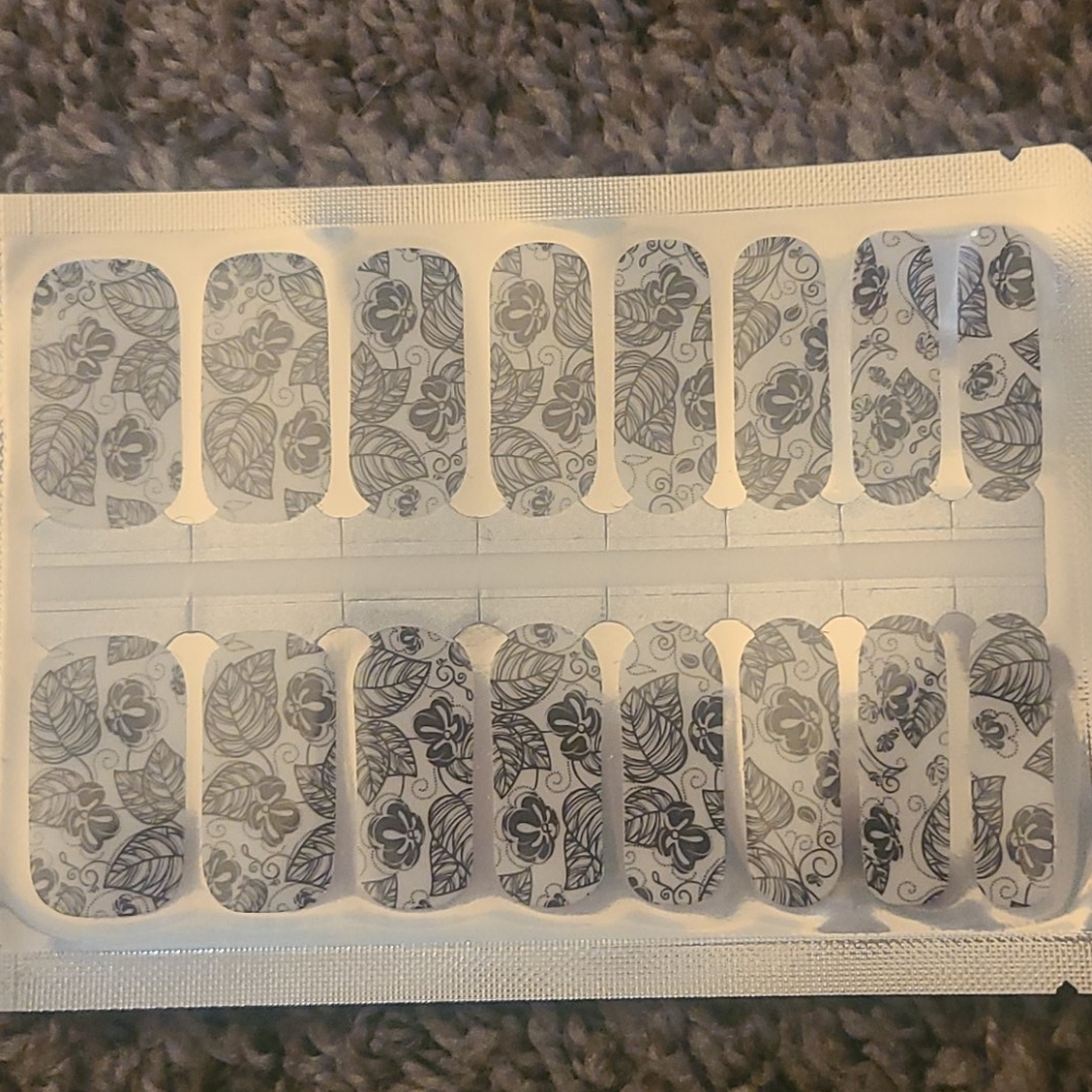 Nail 💅 Wraps - Picture 1 of 1